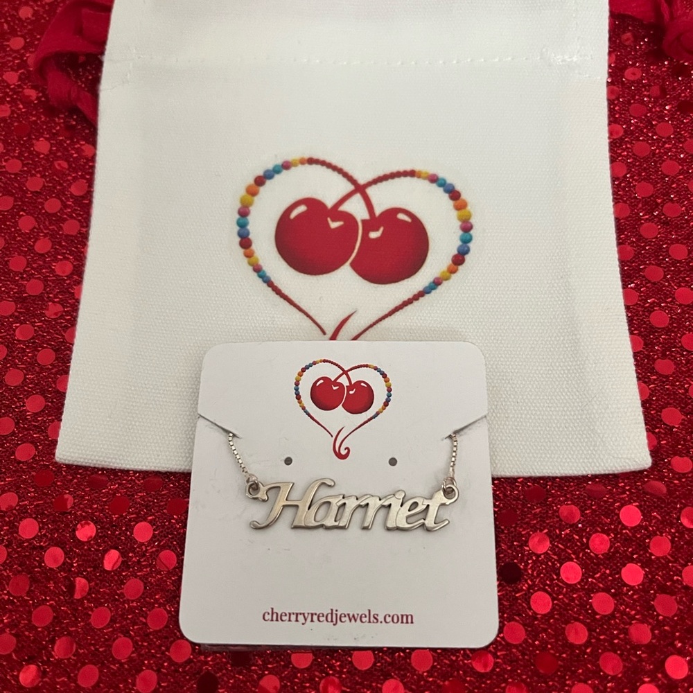 “Harriet” Silver personalized name necklace